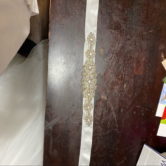 Wedding dress - Picture 11 of 12